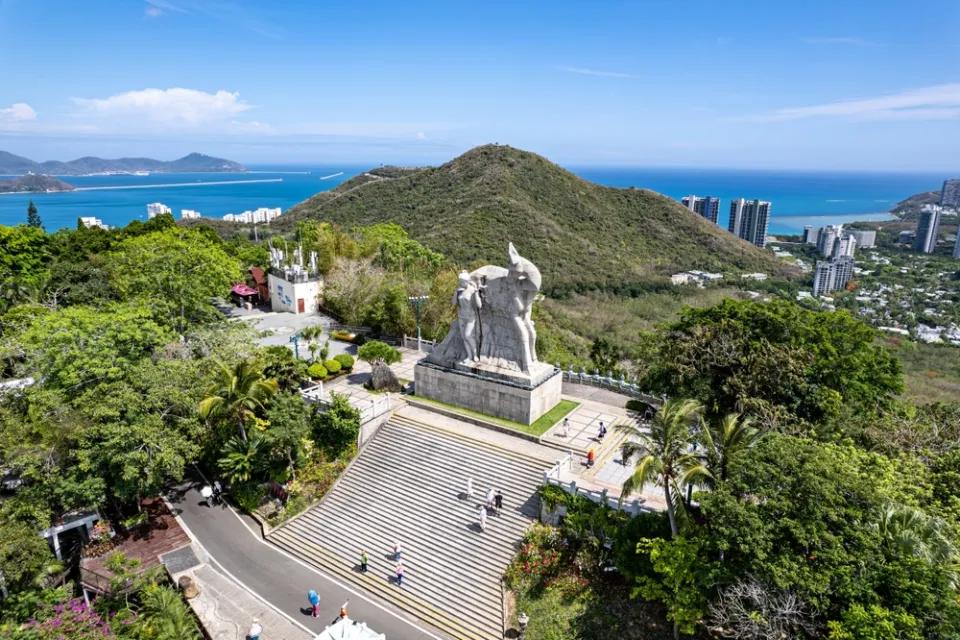 Буддийский храм Наньшань — крупнейший храмовый комплекс Хайнаня