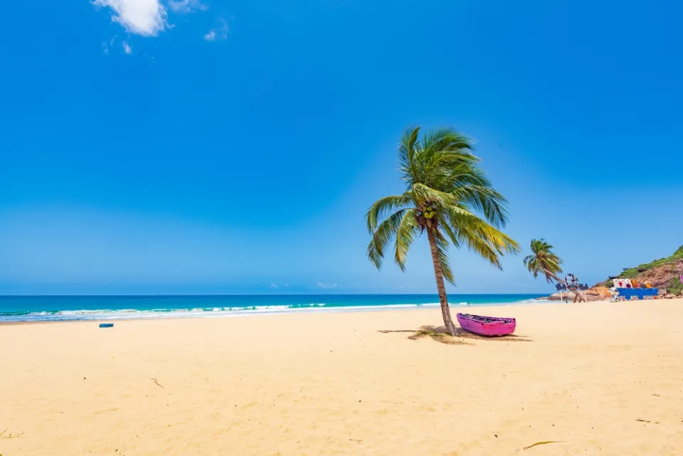 Пляжный курорт Саньи на острове Хайнань