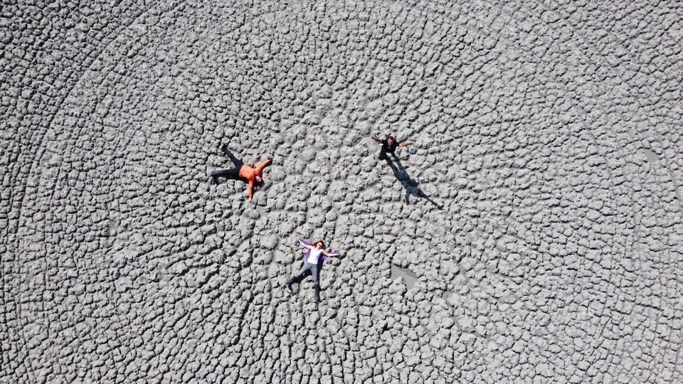 Вулкан Магунтан и бухта Тихая