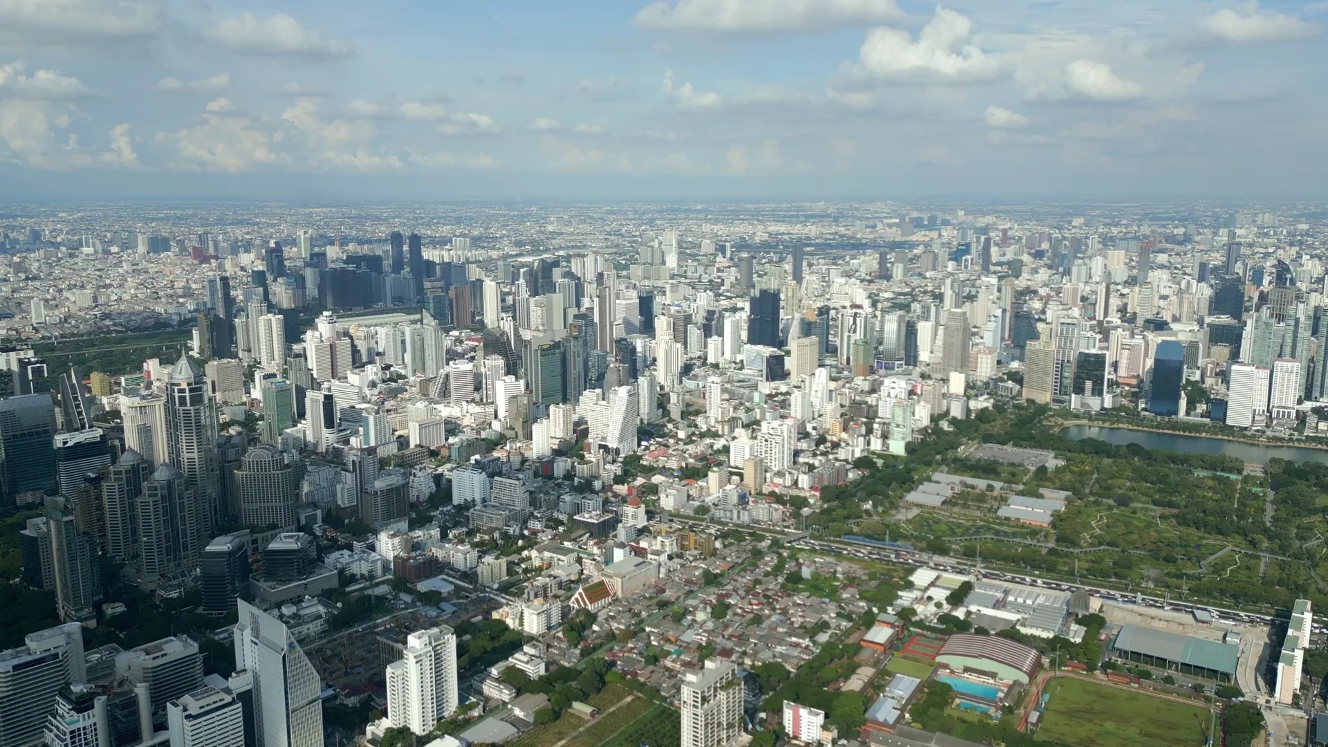 Бангкок — золотые храмы и небоскрёбы столицы Таиланда