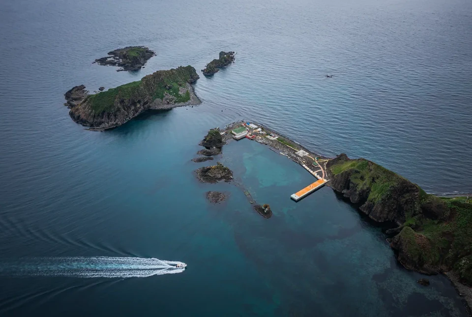 Moneron pier — passengers disembarking the M/V Igor Farkhutdinov