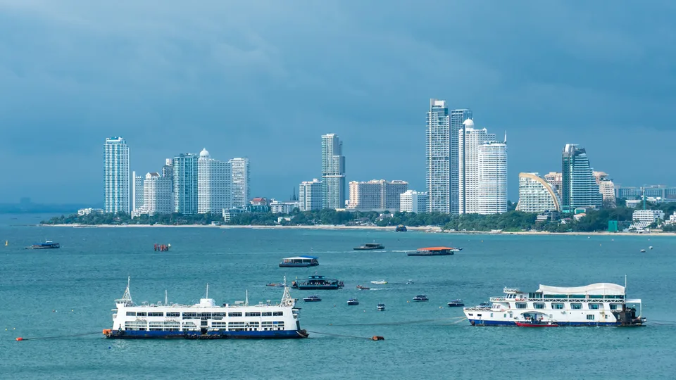 Пирс Бали Хай и пляж в Паттайе