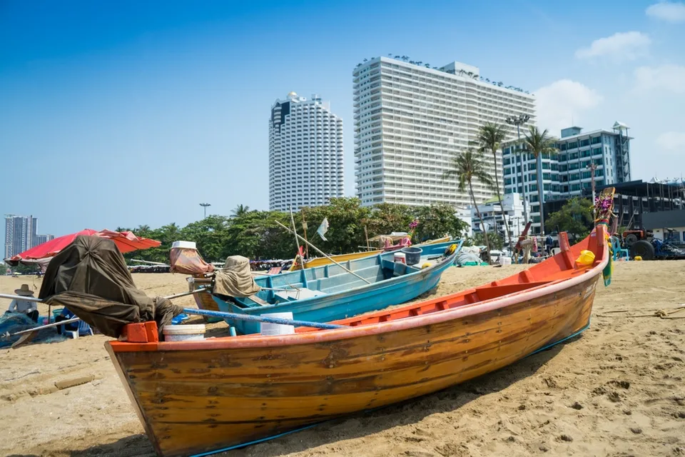 Лодка на пляже Паттайи