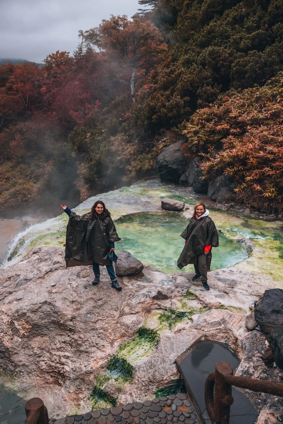 Дикий пляж Итурупа — чёрный вулканический песок