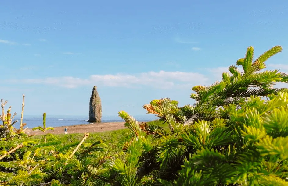 Курильская гряда — бескрайний океан и скалы