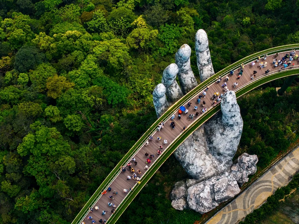 岘港金桥，越南